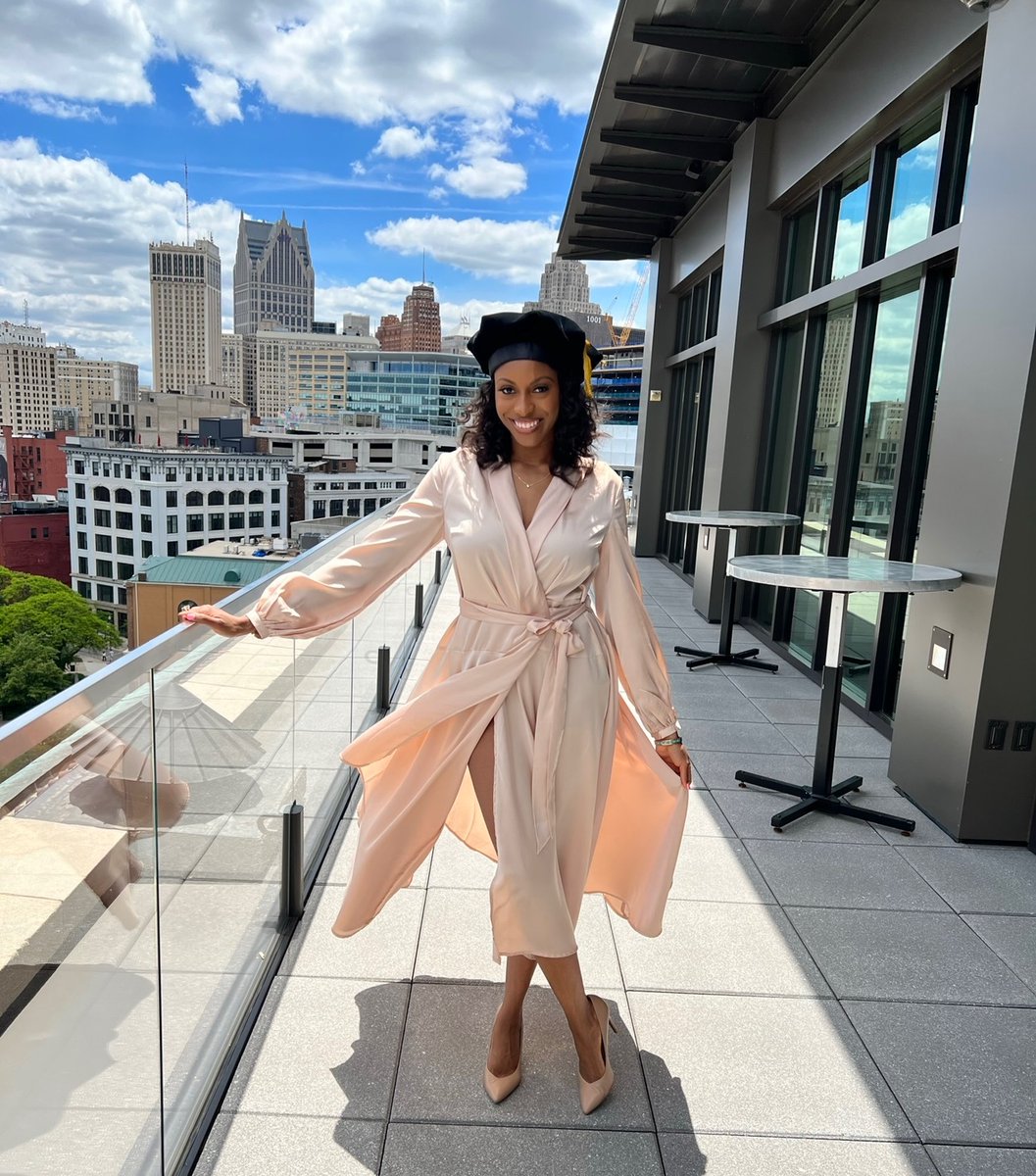 ChristineQuince's tweet image. Got my PhD from @UMich and then took the year off to travel the world! 💕🌎