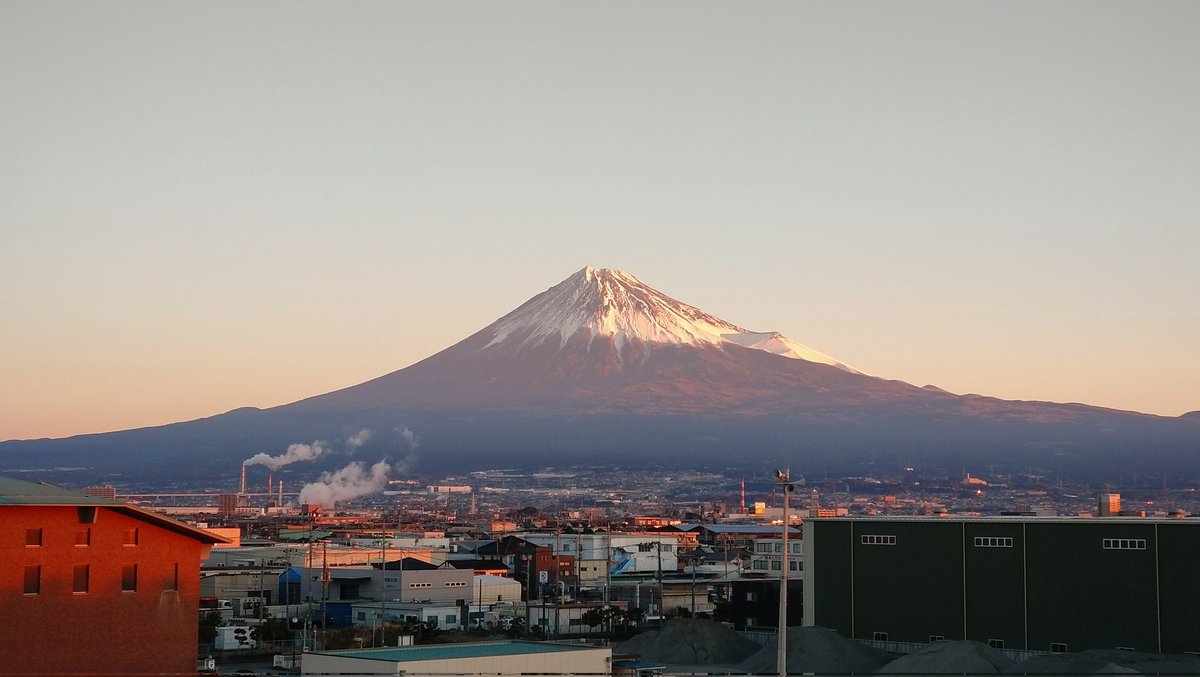 naga32t's tweet photo. あけましておめでとうございます！
#初日の出
#富士山 https://t.co/0PehSNNVI4