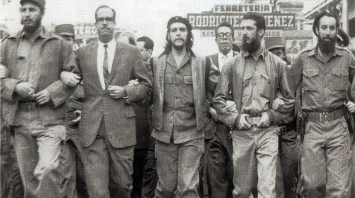 GiannesT1's tweet image. Καλημέρα και καλή χρονιά σε όλες και όλους ❤️💪🔥✊
Σαν σήμερα οι Ηρωικοί Κομμουνιστές Παρτιζάνοι του Φιντέλ Κάστρο του Ραούλ Κάστρο του Τσε Γκεβάρα μπαίνουν θριαμβευτικά στην Αβάνα και ανατρέπουν τον Καπιταλισμό.
Κούβα 1959:
Η πρωτοχρονιά της επανάστασης. imerodromos.gr/cuba-1959-i-pr…