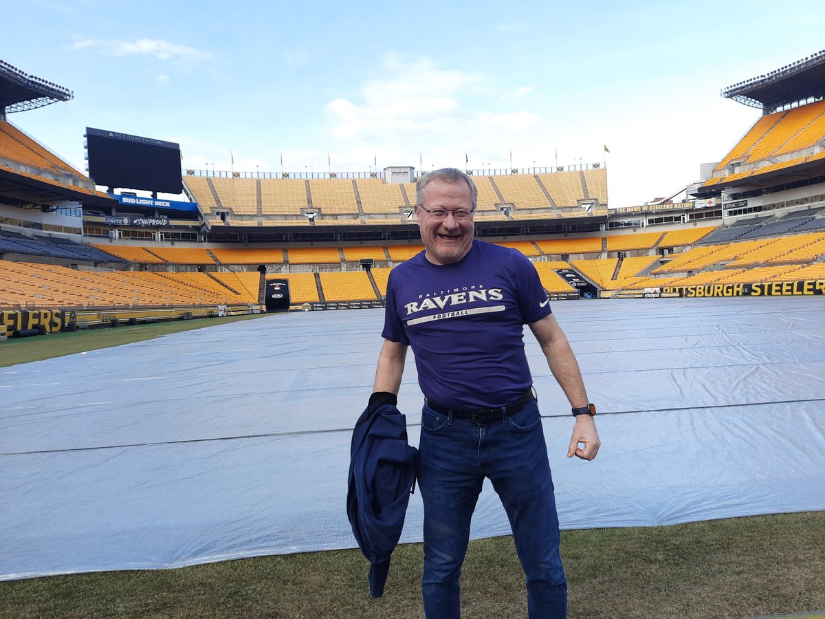 Stopped for a good luck photo on the way to the <a href="/Ravens/">Baltimore Ravens</a> Sunday night game. #RavensFlock #beatthesteelers