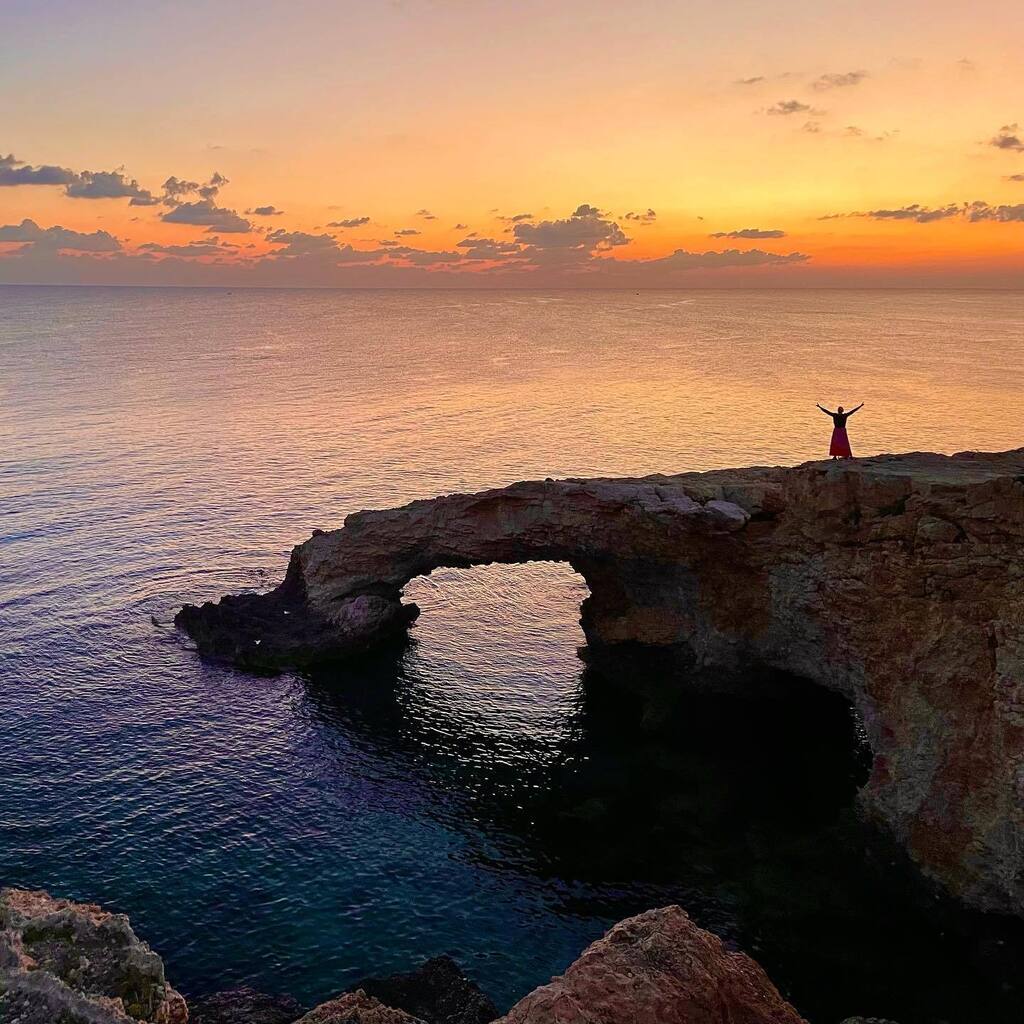 From The Bridge of Love in Cyprus we wish you and your families peace, love and global happiness in 2023!
As travellers on this globe we try to leave the past behind, create hope for the future and remember only the present is ours!
.
.
#2023 #cyprus #ny… instagr.am/p/Cm2Vxycjhsk/