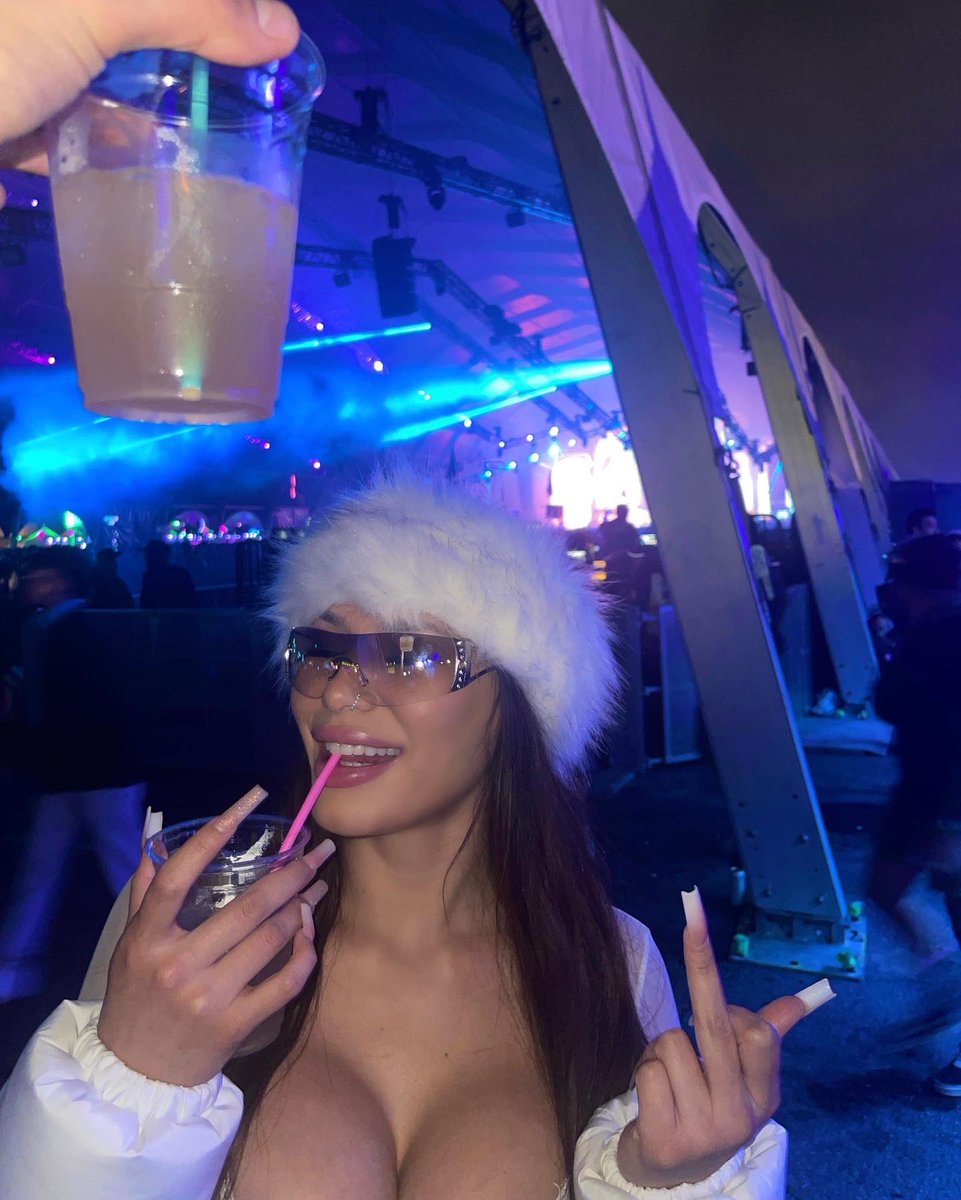 yiselbbyy's tweet photo. 💧🧊❄️ https://t.co/r9rOCowZy1