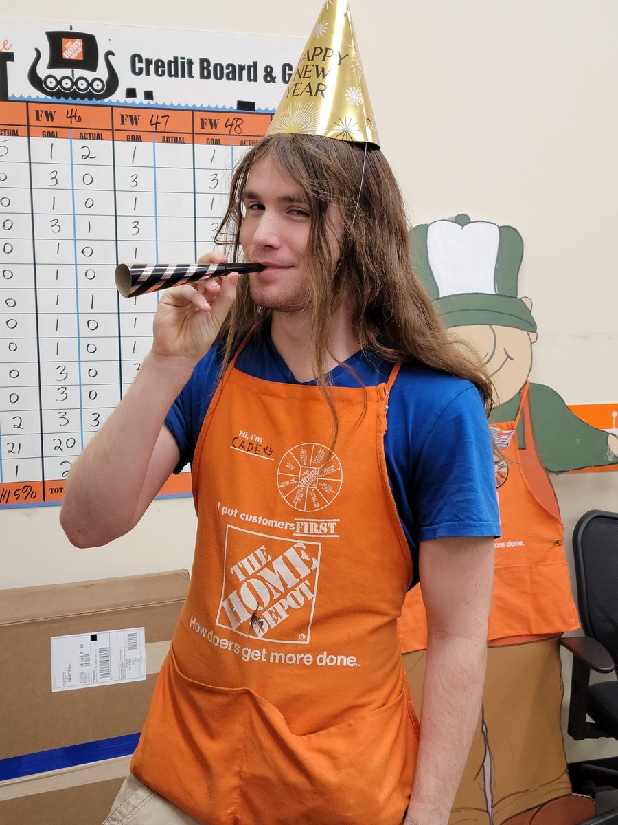 More associates joining the celebration!! <a href="/cflcastillo/">Carlos Lopez</a> @soul99plus1 <a href="/Esmeraldac1990/">Esmeralda Zaragoza</a> <a href="/jordanolsen0288/">Jordan Olsen</a>