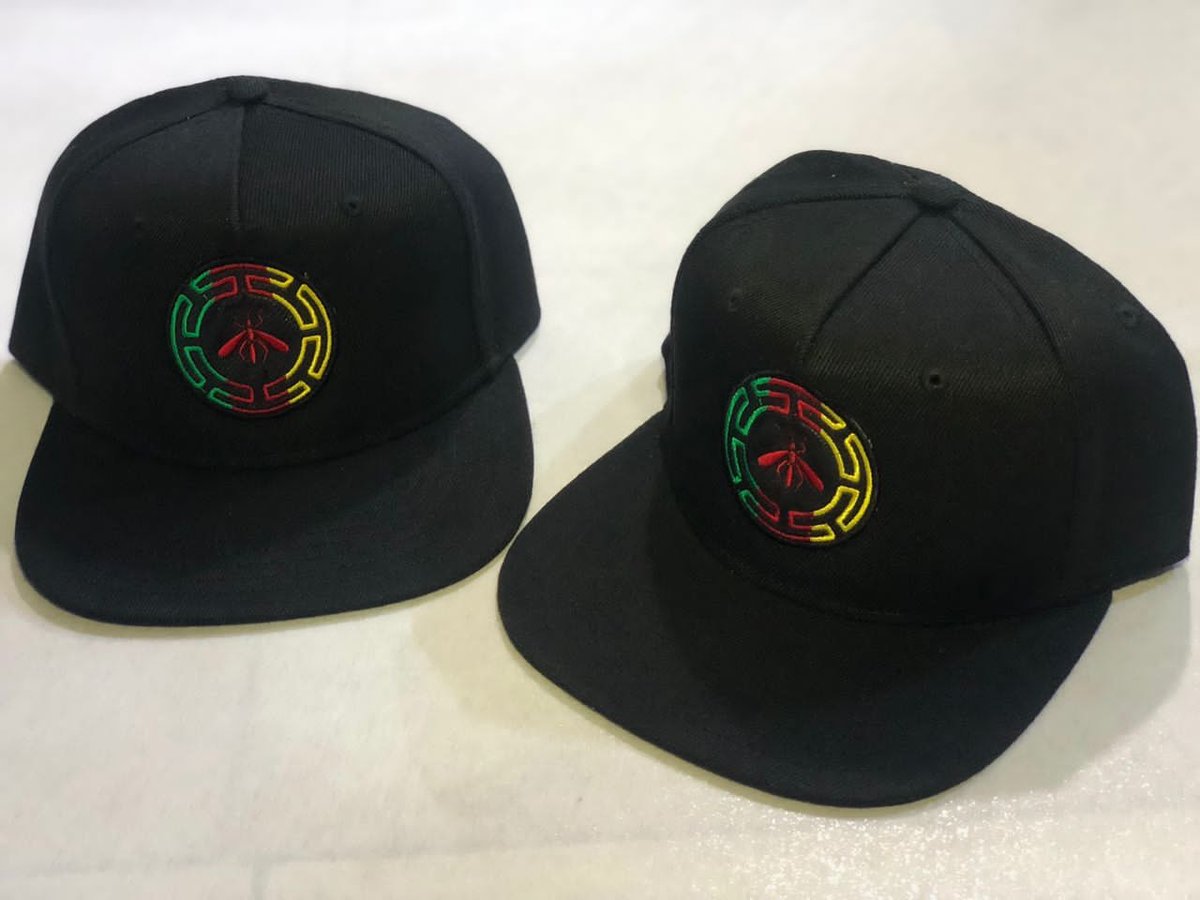 AnofelWear's tweet photo. 5000 occasions de terminer l'année différemment
5000 occasions de dompter le soleil de janvier.
5000 raisons d'être coiffé d'une casquette AW.

Pour ses 12 ans, Anofel Wear offre aux 100 premiers l'occasion de faire la différence.
AW New Era
#LaforceDuPartage https://t.co/rDh5ysmVC6