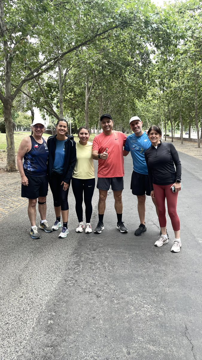 RunClubCL's tweet image. Cerramos un nuevo año haciendo lo que nos gusta por donde nuestras piernas nos llevan. #entrenadurocorrefácil @Garmin_Chile Nuestros mejores deseos para un muy buen 2024, tenemos 365 ocasiones para lograrlos.
