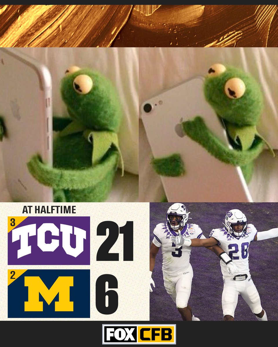 CFBONFOX's tweet photo. Live look at @TCUFootball fans checking the score at the half https://t.co/3PL9IOcEwf