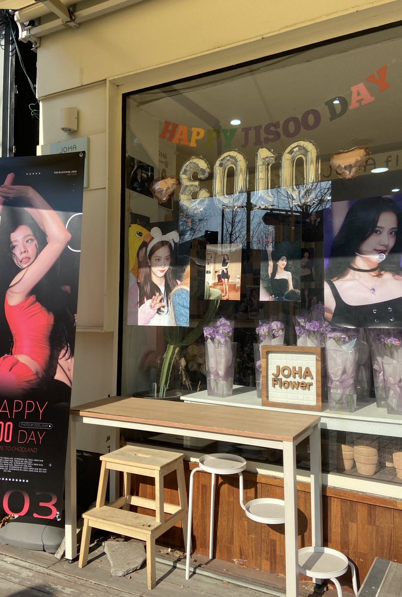 jino899's tweet photo. @KimjisoofcChina 
지수천국..💐🐰 https://t.co/WW8BxElCJp