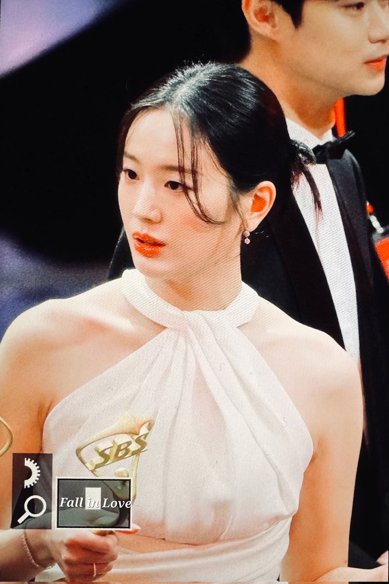 hbjy0927's tweet photo. 221231 장규리 SBS 연기대상 본식 프리뷰

 규리야 베스트팀워크상과 신인상까지 2관왕 다시 한번 너무 축.하.해 어제 넘 반가웠엉 벌써 보고싶다..

#규리 #GYURI #프로미스나인 #장규리  #JangGyuri #ギュリ
#fromis_9 @realfromis_9 https://t.co/hcqWn3X6im