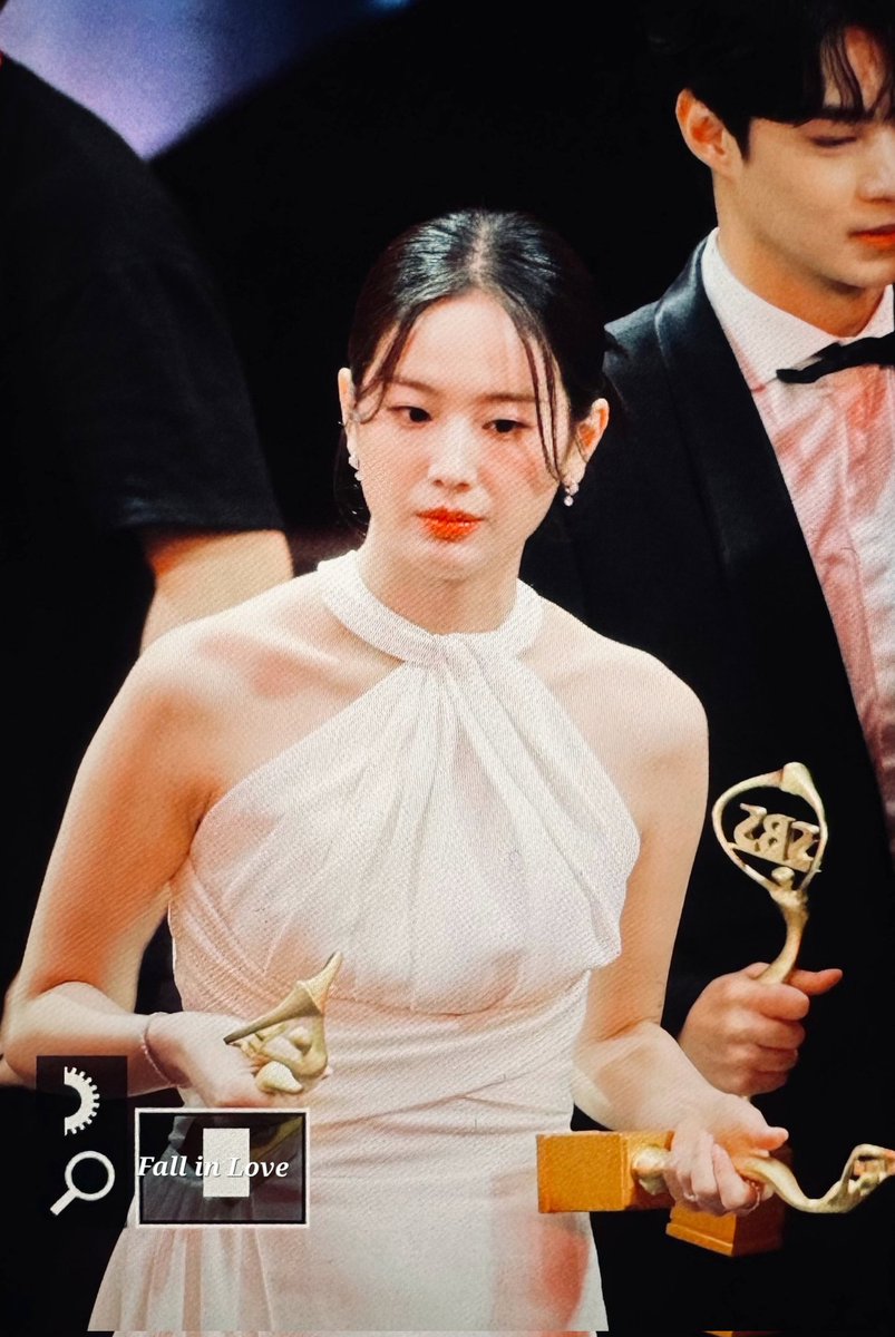 hbjy0927's tweet photo. 221231 장규리 SBS 연기대상 본식 프리뷰

 규리야 베스트팀워크상과 신인상까지 2관왕 다시 한번 너무 축.하.해 어제 넘 반가웠엉 벌써 보고싶다..

#규리 #GYURI #프로미스나인 #장규리  #JangGyuri #ギュリ
#fromis_9 @realfromis_9 https://t.co/hcqWn3X6im