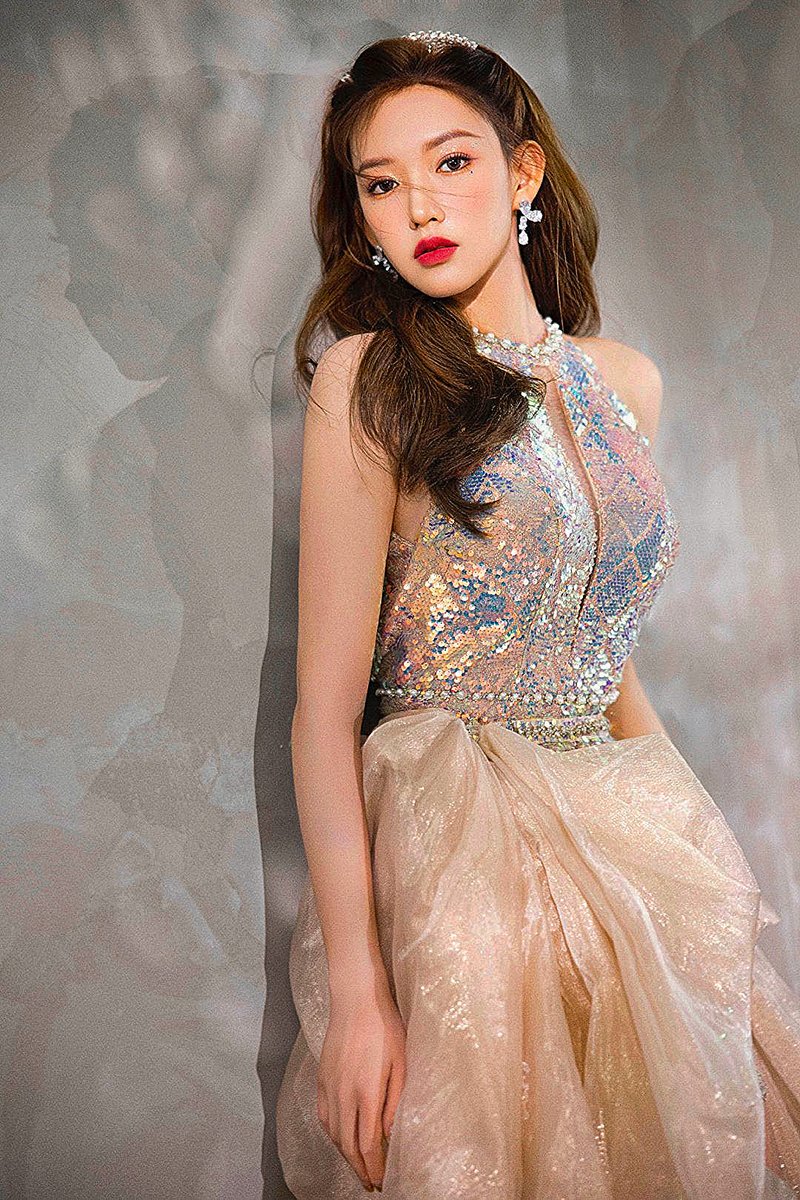 ⠀⠀ ⠀ ⠀📷⠀#𝗪𝗘𝗜𝗕𝗢 𝖴𝖯𝗗𝗔𝗧𝗘ㅤㅤ
⠀⠀ ───────────────────
ㅤㅤ┃𝖳𝖧𝖤 𝐁𝐀𝐃𝐃𝐄𝐒𝐓 𝖥𝖤𝖬𝖠𝖫𝖤 ✅️
⠀⠀⠀⠀⠀⠀ @ chengxiao 01月01日

⠀⠀⠀⠀Studio Update para a festa de véspera do Ano Novo da TV Dragon. Abrindo o caminho de 2023!!