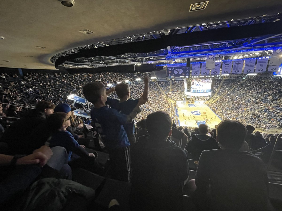 SarBrads's tweet photo. Cheering on the Cougs! #BYUHoops https://t.co/kpDGTNPBzx