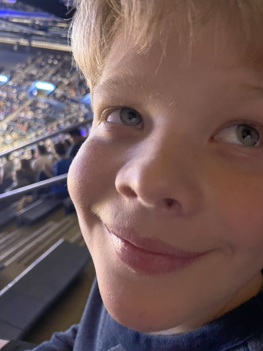 SarBrads's tweet photo. Cheering on the Cougs! #BYUHoops https://t.co/kpDGTNPBzx