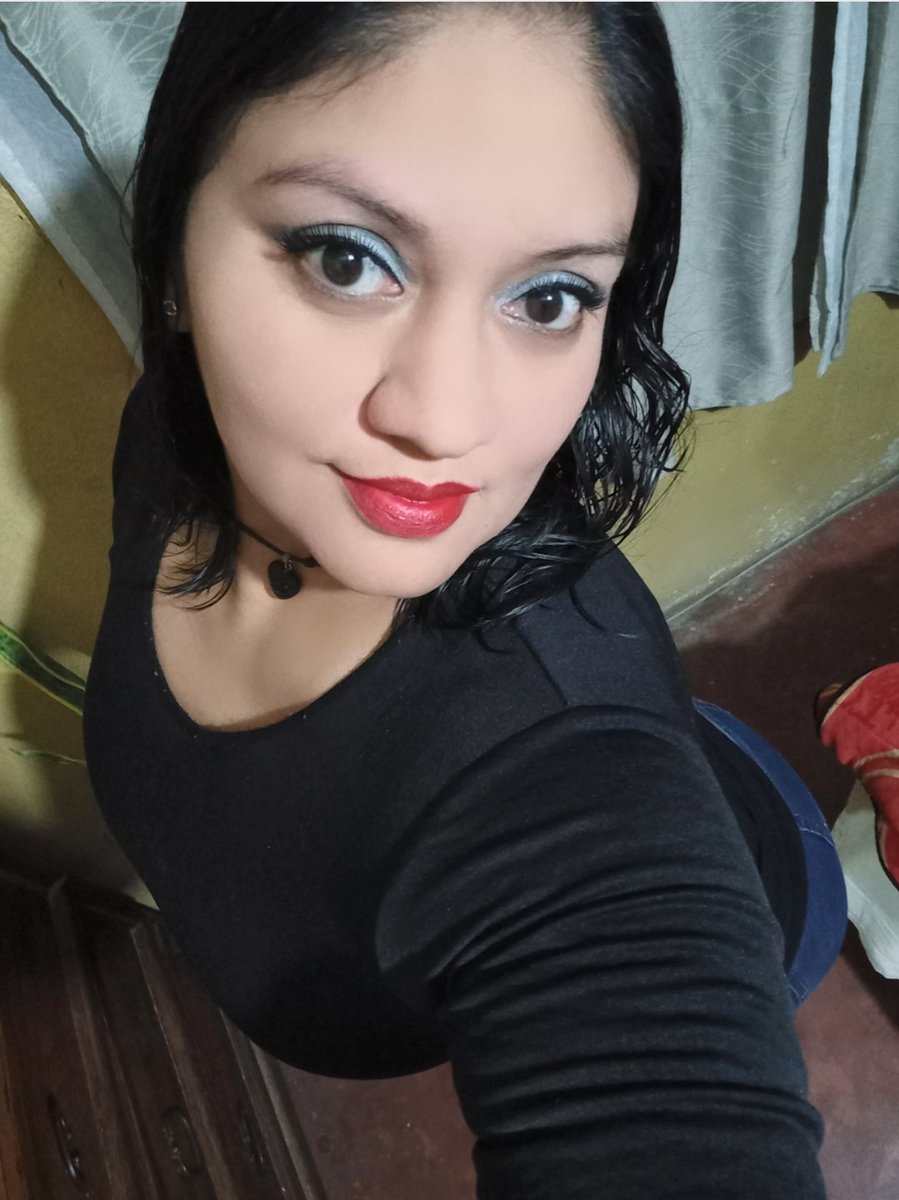 tremendapeque's tweet photo. Yo me puse bien mona y ya se me anda quemando la panza en la parrilla, si huele a chicharrón o a tocino doradito soy yo 😜 https://t.co/BnGDAKRhCb