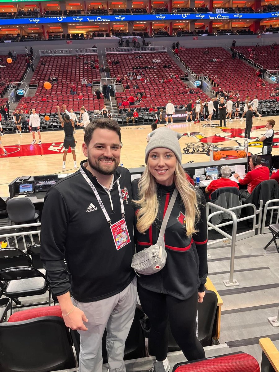 zach_greenwell's tweet photo. What a difference a few months makes. It was a year of change for me and @CaitlinGwell, but we’re right where we’re supposed to be. Looking forward to all 2023 has in store! https://t.co/w2XzuUGoQ3
