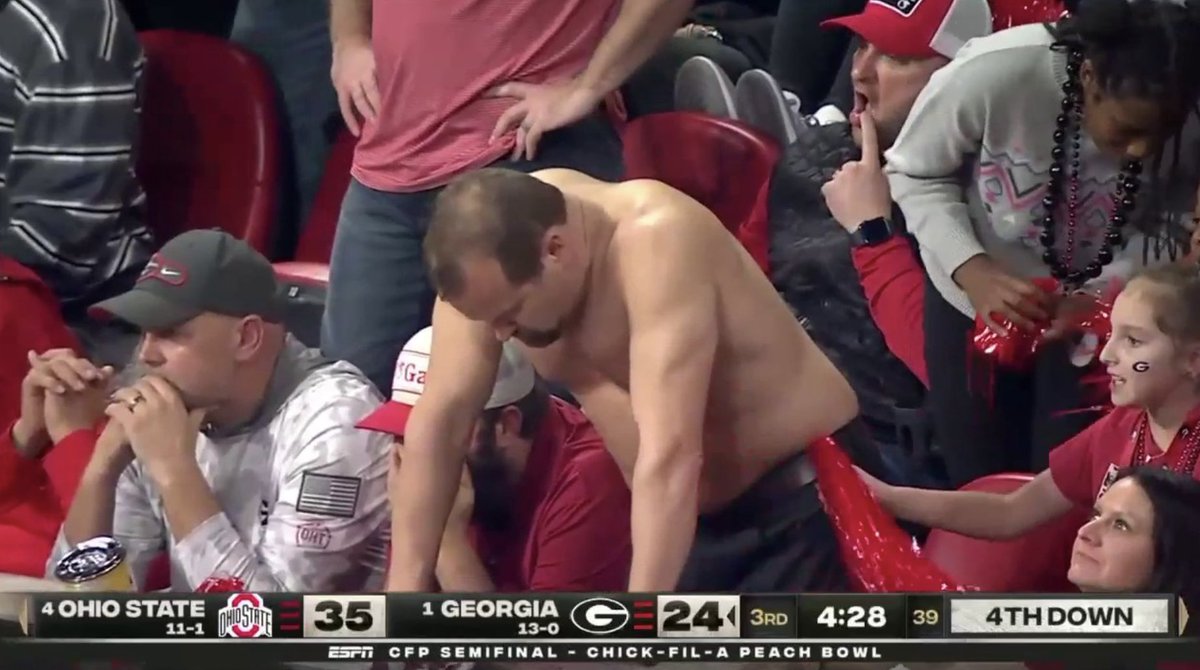 ChrisVannini's tweet photo. Shirtless without body paint means this man took his shirt off because he's putting his blood, sweat and/or tears into this game and his Georgia teammates are letting him down. https://t.co/tSIKmXjltR