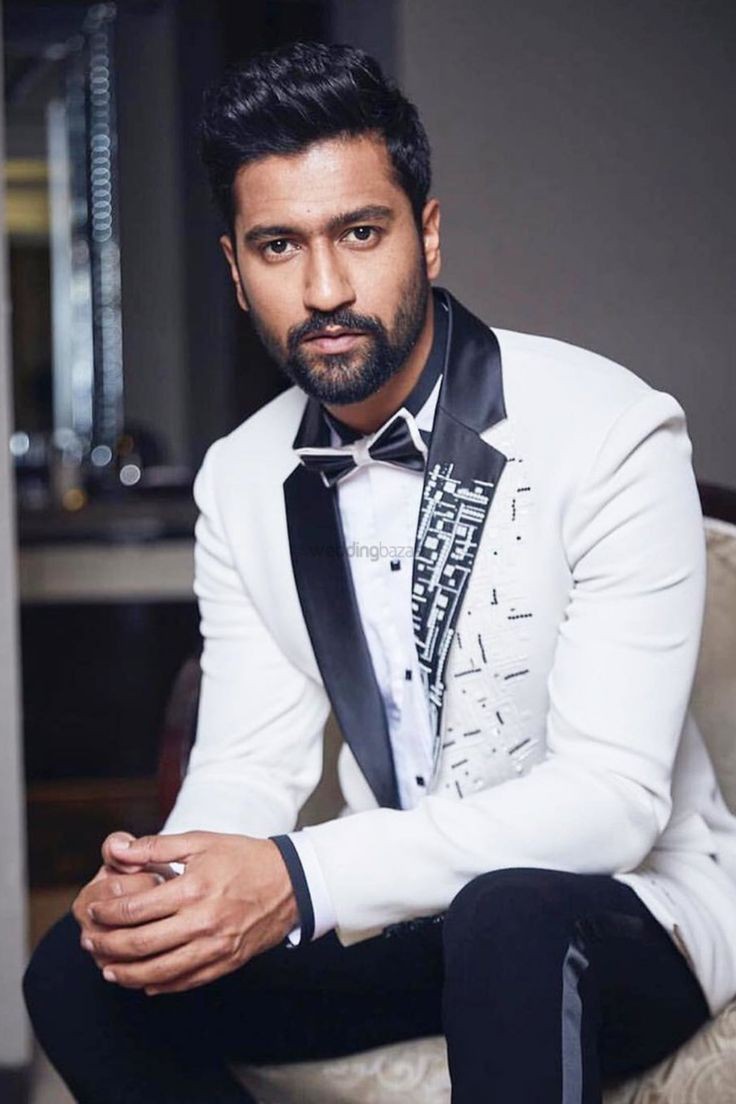 vickykaushalfb's tweet photo. Happy New year ❤️💐 @vickykaushal09

#VickyKaushal #Bollywood
#HappyNewYear2023 https://t.co/IEP8HcbKkv