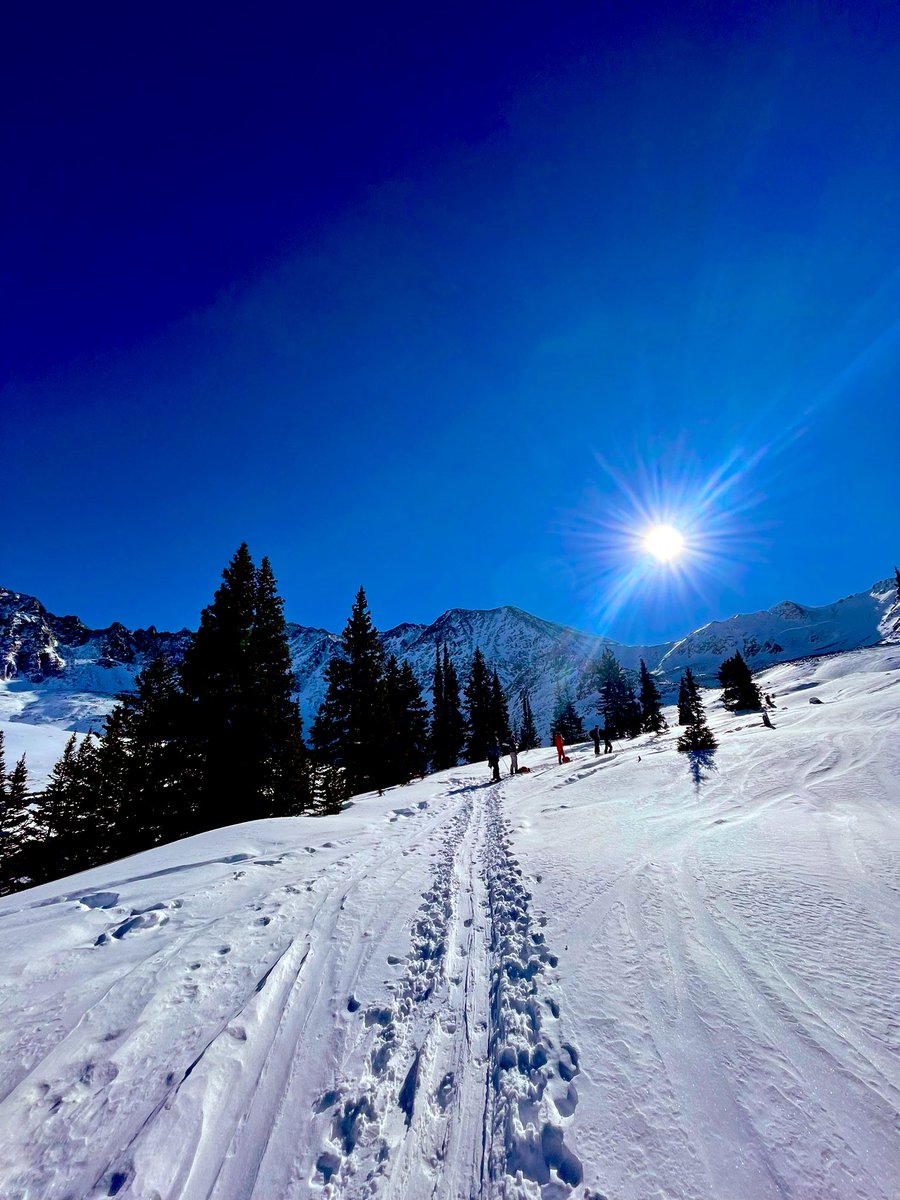enjoy the long road

12/2022, Mayflower Gulch