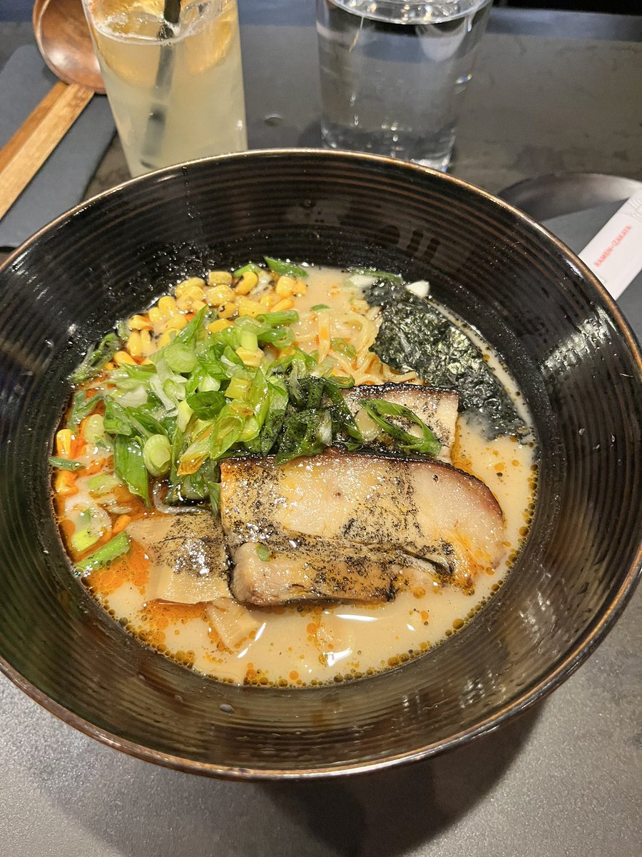 meg_sem's tweet photo. Ending the year right 🎇✨🍲 https://t.co/3tyMR5RwEU