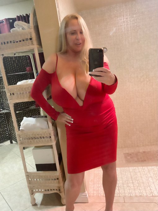 Happy New Year&rsquo;s to everyone around the world. I put a part 3 of the series Big Tits, Vibrators &amp; Anal<a href="/tag/europedichan"class="tags"><span>#europedichan</span></a>