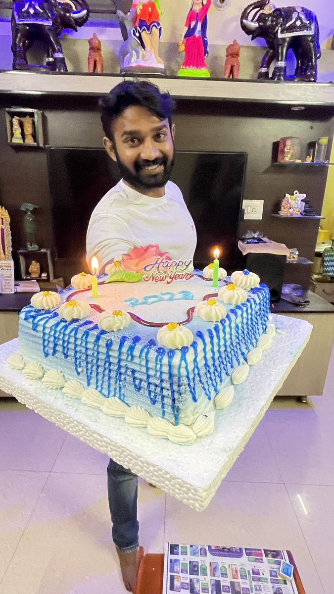 Rishivickyaru's tweet photo. Happy new year 2023 friends #Welcome2023 #HappyNewYear #NewYear #fireworks #goodbye2022 #earthquake #actor #actorrishi #cinema #rishiganesh #KollywoodCinima #kollywood24x7 #kollywoodactress @Rishivickyaru https://t.co/V2nvqPDjLA