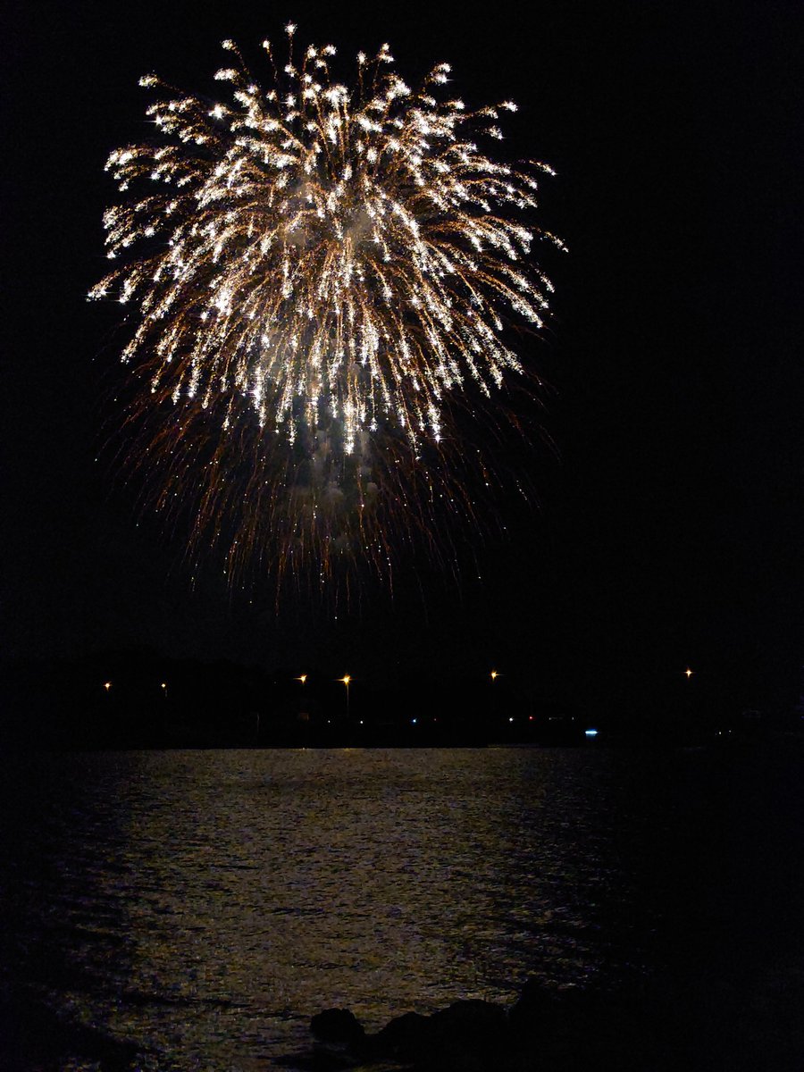 bronzitte's tweet image. 愿2023一切顺利