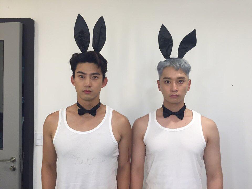 RightVioleta's tweet photo. 🖤🐰💚검은토끼 택찬💜🐰🖤 https://t.co/dw05tD5E5U
