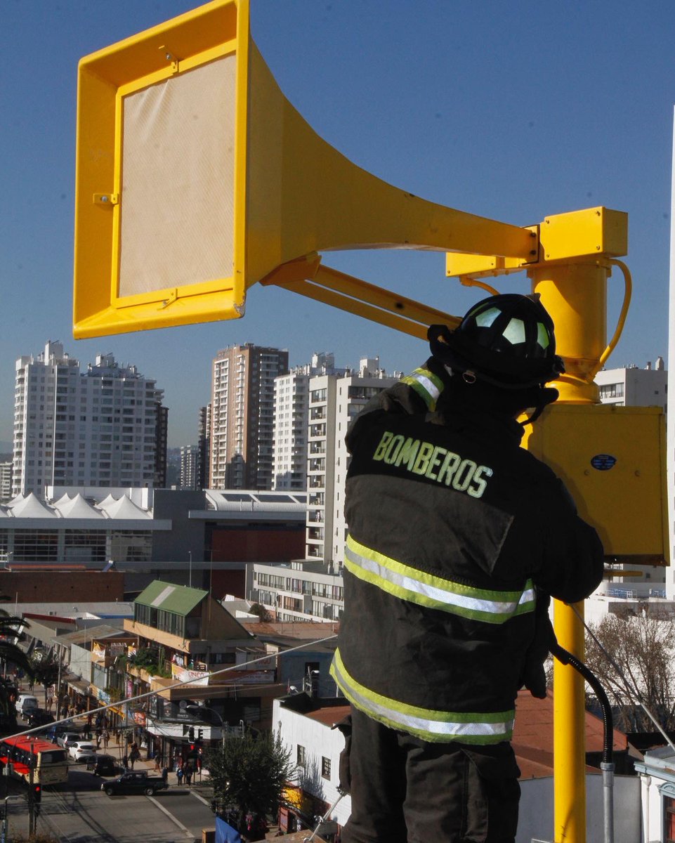 🔴ATENCIÓN🔴 Informamos a la comunidad, cuando los relojes marquen las 00:00 horas, activaremos nuestro Sistema de Alarma Público junto a las sirenas de los carros de todas nuestras Compañías, anunciando la llegada del nuevo año.
