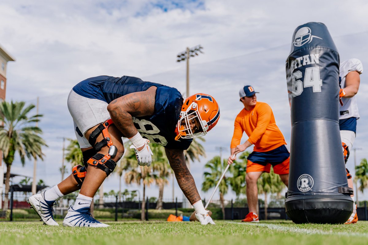 Illinois Athletics tweet media