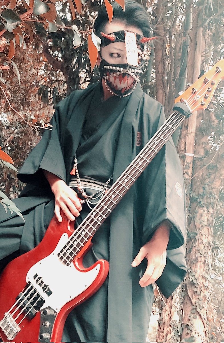 kyoushow_ashura's tweet photo. 謹賀新年。
明けましておめでとう世界。
本年もどうぞよろしくお願い致します。
令和五年 元旦
狂咲鬼 翔
うぇーい✋👹
https://t.co/5zNR51euUU
#1月21日は福岡主催イベント
#ラジオも宜しくね
#ASHURA
#狂咲鬼翔
#8弦ベース
#8stringbass https://t.co/uiA6ynBV6y