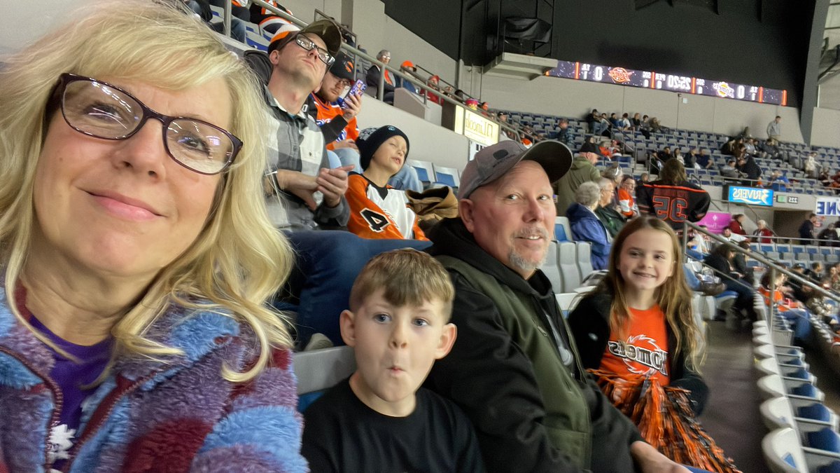 Jcdegler123's tweet photo. Hanging with my favorite peeps!  #LetsGoKomets https://t.co/RkNZQgsjat