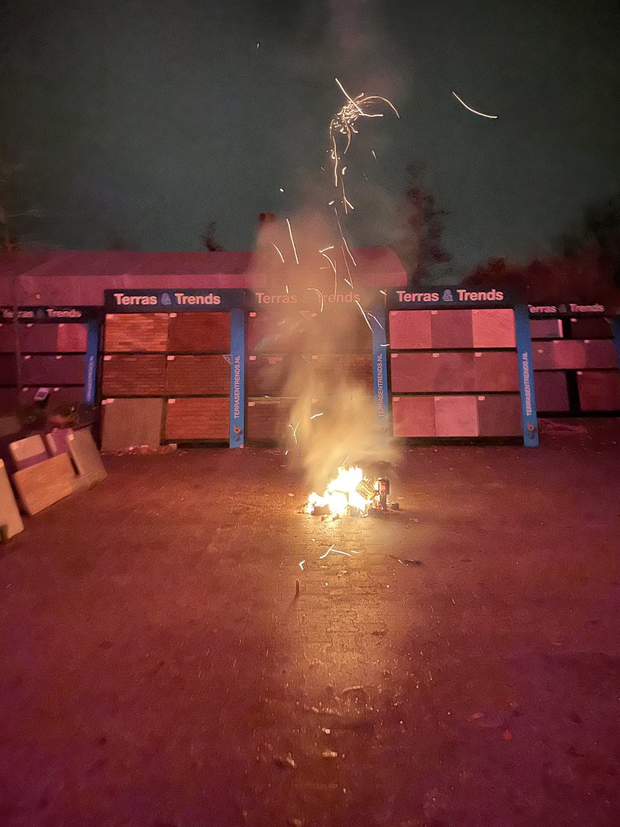 H_Curatio's tweet photo. Knallend het nieuwe jaar in #2023NewYear https://t.co/ueoQoZ7tzk