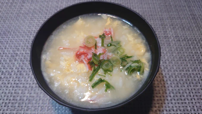 おはようございます!田舎から雑煮用の焼きエビがまだ届いてないので昨夜の蟹で雑炊。やさしい味で美味しい。 