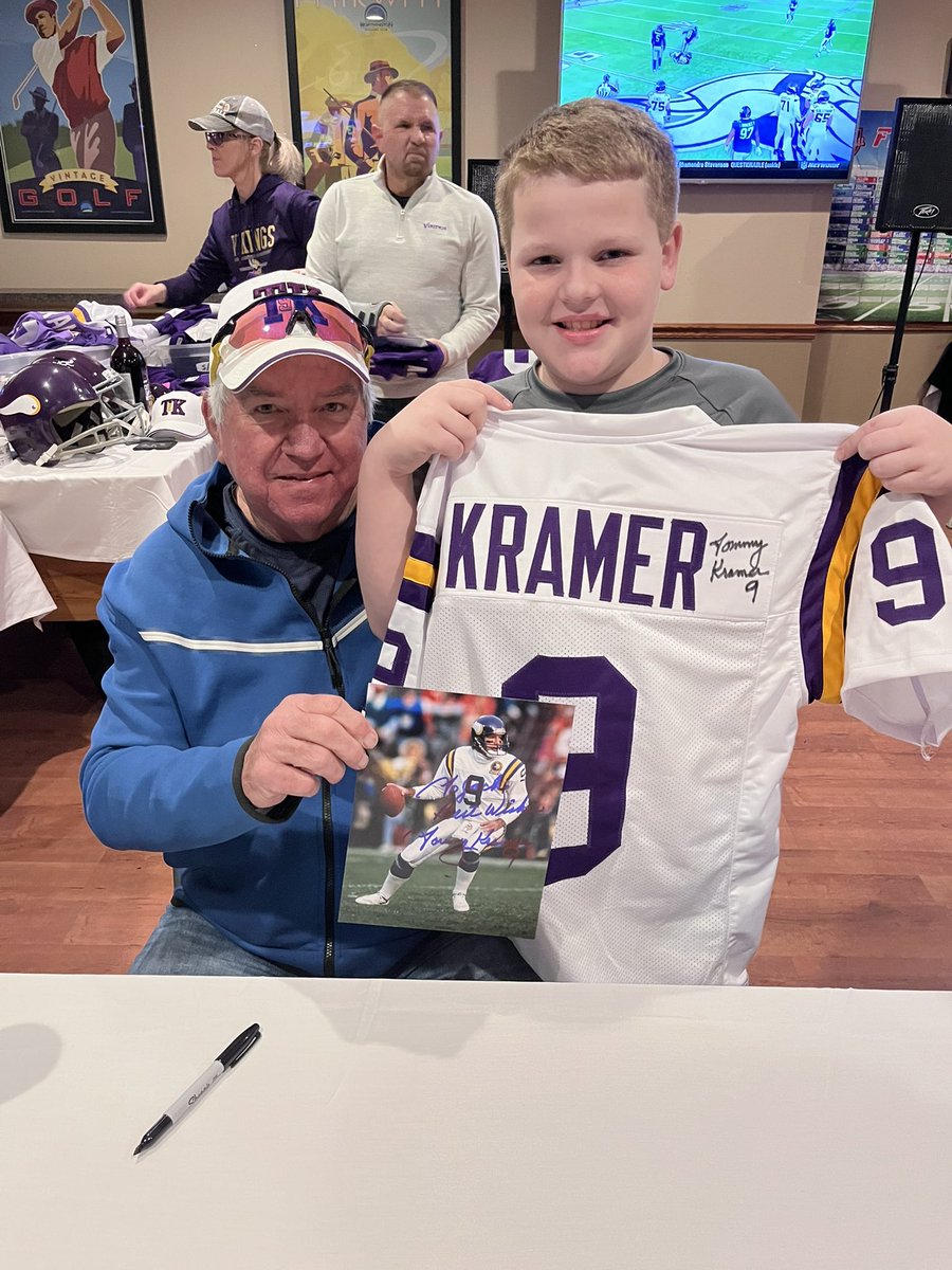 BradBehrends1's tweet photo. @Kramer9Tommy  You made two little boys (and their Dad) very happy tonight!!! https://t.co/XCZpQW9hVf
