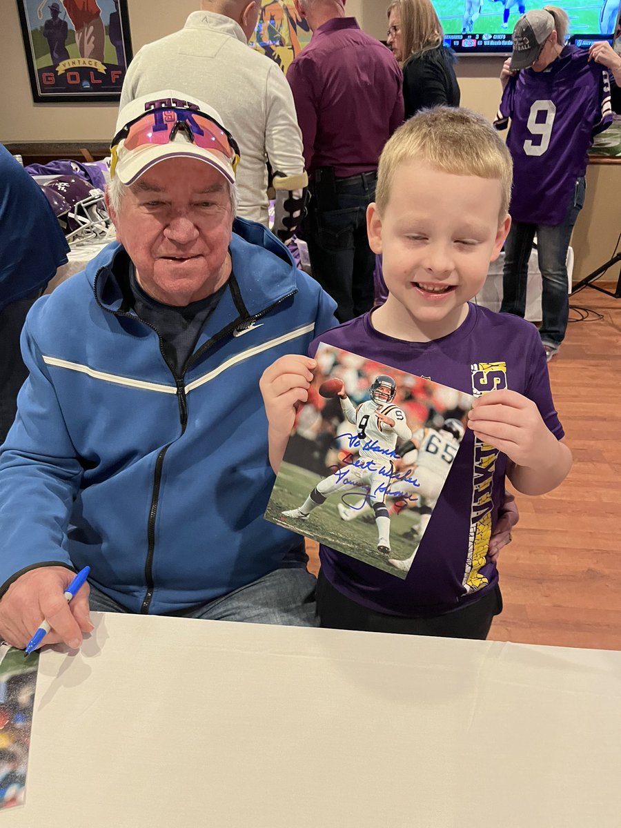 BradBehrends1's tweet photo. @Kramer9Tommy  You made two little boys (and their Dad) very happy tonight!!! https://t.co/XCZpQW9hVf