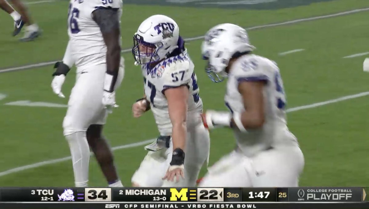 BR_CFB's tweet photo. Johnny Hodges after that two-point conversion stop 🤏 https://t.co/TABftZOAtB
