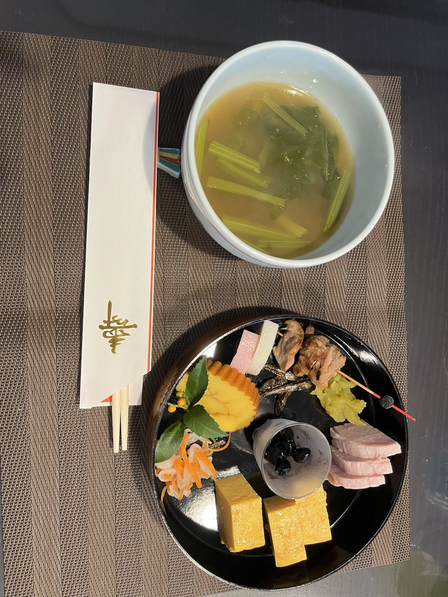 Rimrrrrrr's tweet photo. おせち！（食べれないもの抜いた） https://t.co/l0pyWdJuy1