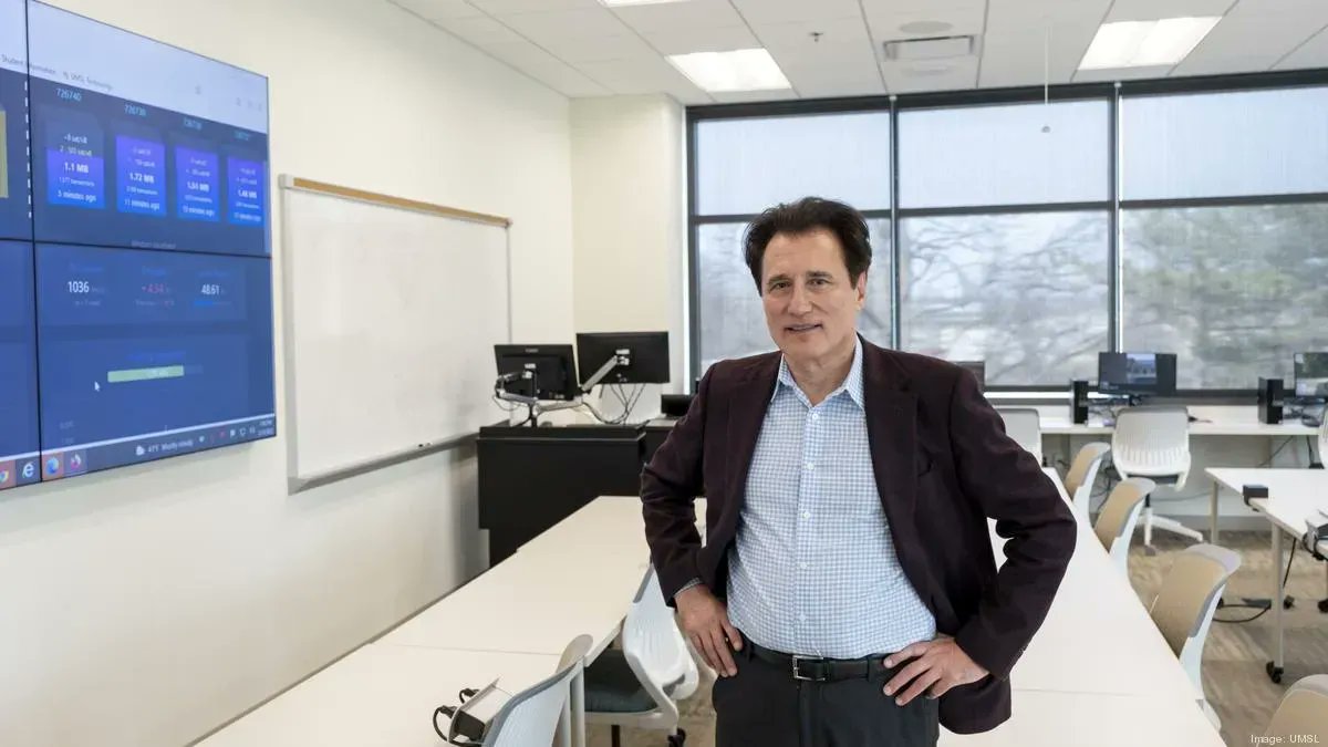 CortexSTL's tweet photo. ICYMI: Beginning in January, students can pursue a master's degree in financial technology at @umsl. With #STL's potential as a technology hub, the program will help train more qualified workers in the growing field. More: https://t.co/epl5jrvAoi #stlwork #stltech https://t.co/1sjWzQwara