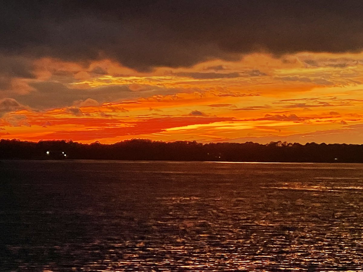 Final sunset of ‘22 with frontal clouds moving into the area. Hope everyone stays safe on the roads tonight while celebrating New Year’s Eve. Please don’t #dui. #sunset #goodbye2022 #reelpirate #bestpartoftheday #whereverthewatersreach