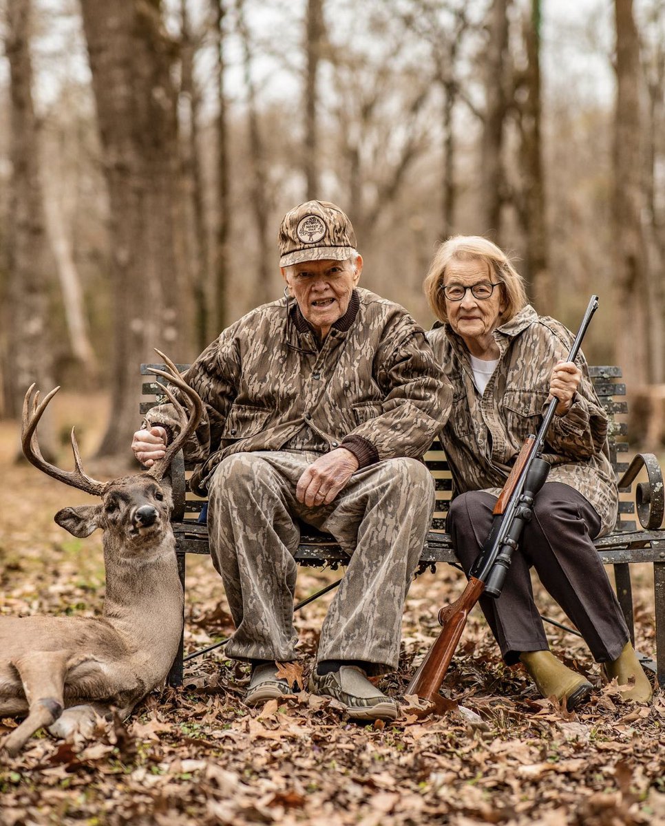 Our #mossyoakmoment of the year: Mr. Fox and Mrs. Evelyn Haas with his buck at 91 years old. It’s been one heck of a year. Here’s to 2023 and Season 76 coming up in March. 

#betterinbottomland