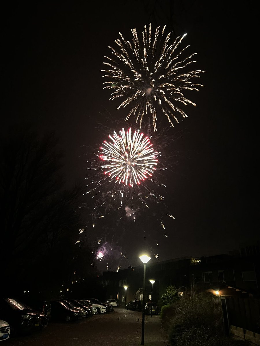 RoosNeeleman's tweet photo. Happy 2023! 🎆 https://t.co/UXm8oinpCP
