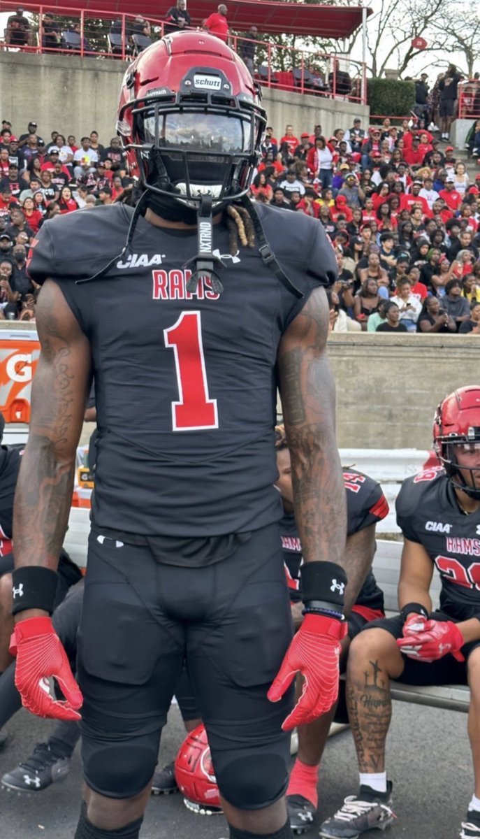 jsimmons_3's tweet photo. Blessed to be offered by Winston Salem State University! 🔴⚫️⚪️ @CoachHolmes_OL https://t.co/te1l7SEj4T