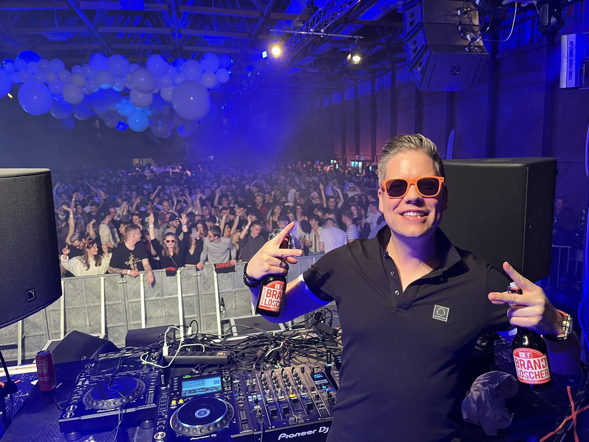 MR.DA-NOS tweet media