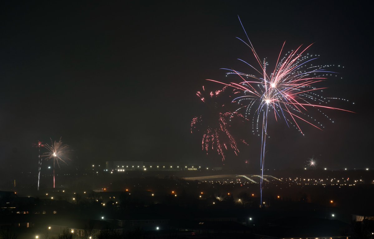 DorteHedengran's tweet photo. Happy New Year 🎉
Not the best day to be a "rocket" photographer when it rains🚀
#Denmark #streetphotography #SonyAlpha #photooftheday #December31th #SaturdayVibes #SaturdayMood #Saturday #NewYearsEve
📸Dorte Hedengran https://t.co/2XK0bkpHV0