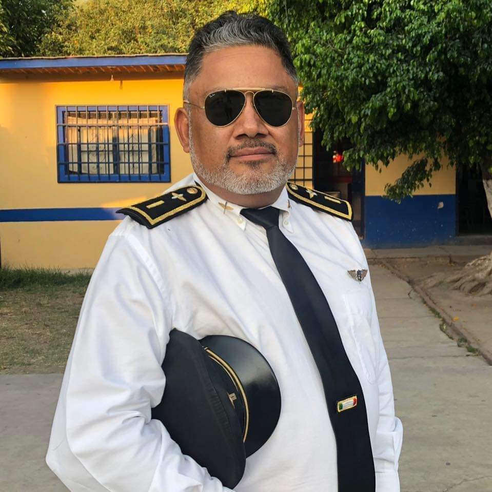 Nos unimos a la pena que embarga a la familia Alatorre Zurita y amigos por el sensible fallecimiento de nuestro amigo y compañero PRONI @MarioAlatorreZ
Descansa en paz compañero.
m.facebook.com/story.php?stor… pic.x.com/gfvOcMb4L1
<a href="/JCFloresMiramon/">Juan Carlos Flores Miramontes</a> <a href="/SecEducacionJal/">Secretaría de Educación Jalisco</a> <a href="/LilAnaid/">MAESTROS DE INGLÉS (PRONI)</a>