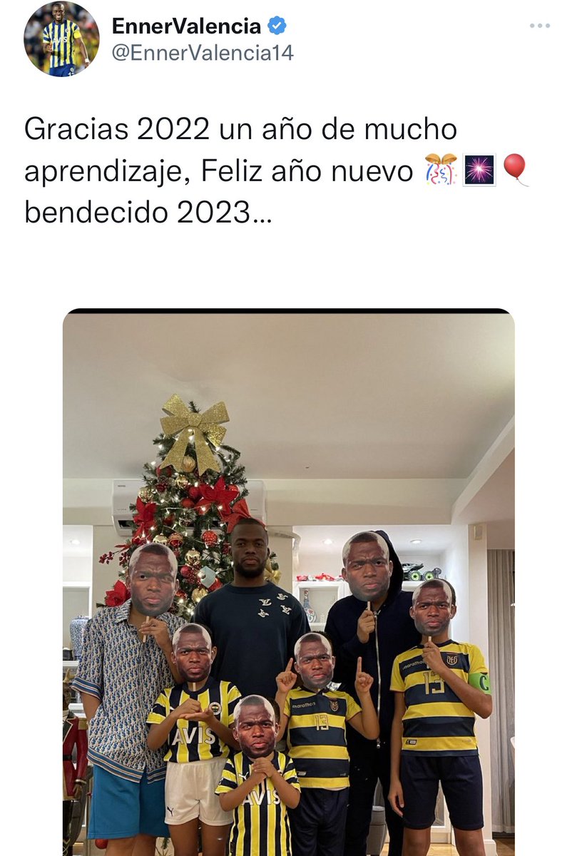 Out Of Context Football tweet media