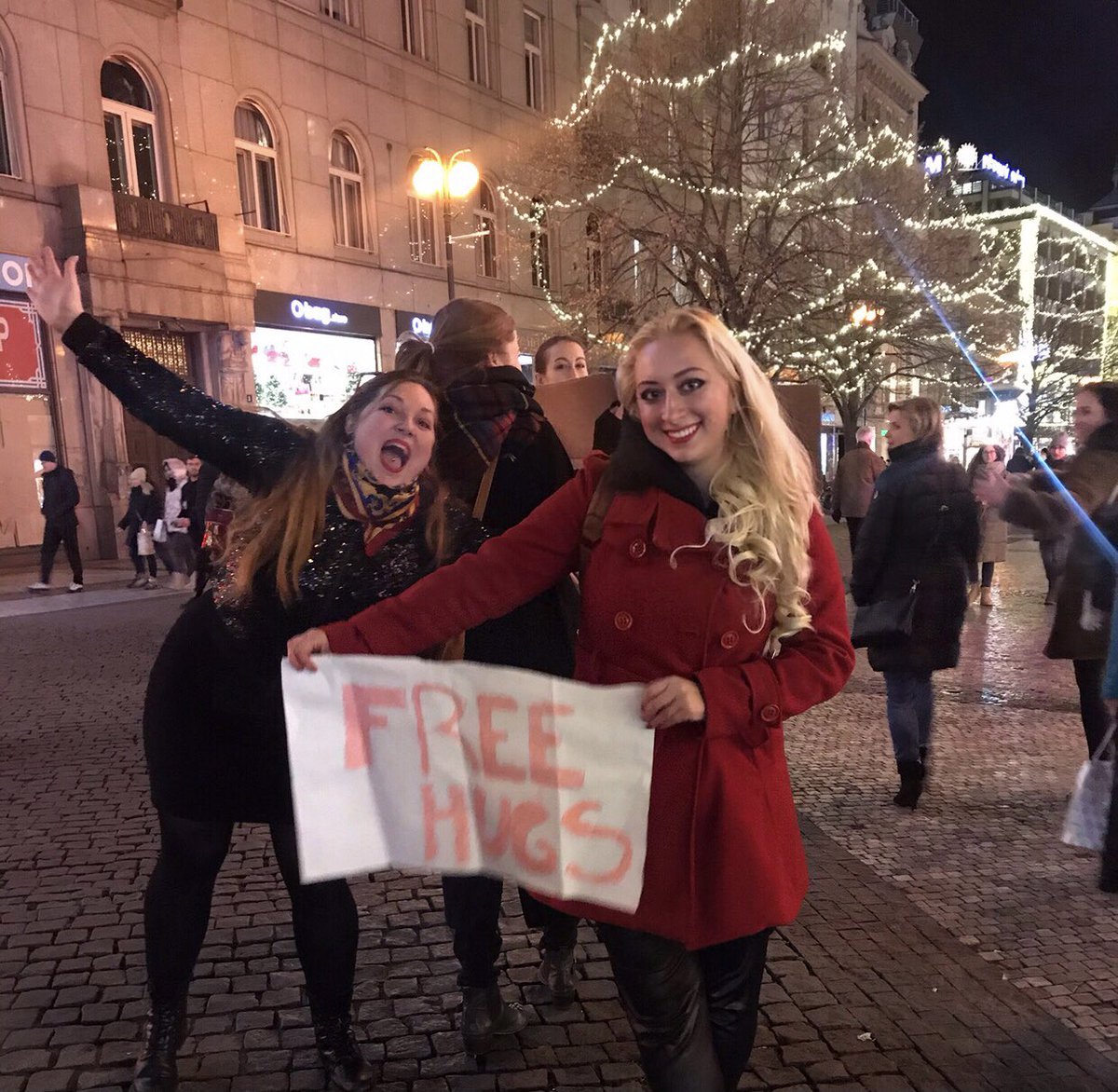 OmgPavlina's tweet photo. I wish you all a beautiful, peaceful and blessed New Year 2023, rich in gifts that cannot be bought anywhere and never lose their value! 🎄🌠❄🎁❤️
Guys make a sign and try it too❤️🫶👌🔝
#OutOfBoxThinking
#PocketFullOfSunshine
#TimeIsTheOnlyRealCurrency https://t.co/FB1th49HKe