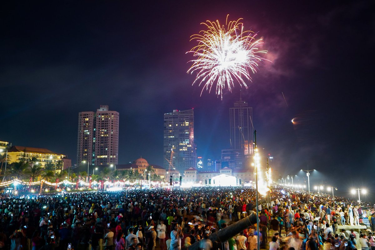 ThilinaKalu's tweet photo. 2023 - New Year Celebration 🇱🇰 
#CameraLK #SonyAlpha https://t.co/BdmrVdNxaW