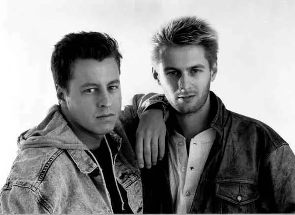 Gott Nytt 2023 önskar <a href="/RatataOfficial/">Ratata</a> <a href="/ratatajohan/">Johan Ekelund</a> &amp; <a href="/MisterMareng/">Mister Mareng</a>