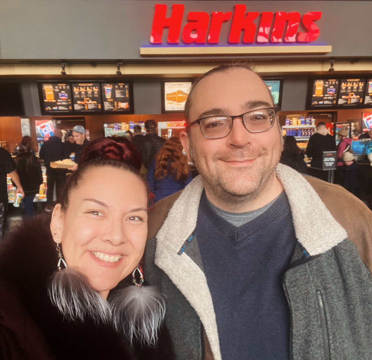 DreAbeita's tweet photo. #avatar #harkinstheatres #flagstaffarizona #happyholidays22 #alwaysadventuring
#HappyIndigenousCouple
#ReallifeIsletaPuebloSuperhero
This Coyote and the love of my life, @meatloaf03 had a blast seeing Avatar with our Aunt Marge and our cousins, Pat and Gabe. @HarkinsTheatres https://t.co/8xjcJwEEu4