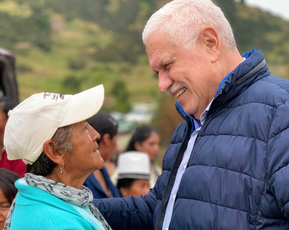 ❤️💙 Este último día del año seguimos recorriendo el #Azuay, hoy compartimos junto a nuestros amigos de Gunag - Dug Dug, en #Paute. Compartir en familia es lo más importante y ustedes, azuayos, son parte de ella. Que lindo cerrar el año con su cariño. #Feliz2023 ✨🤗